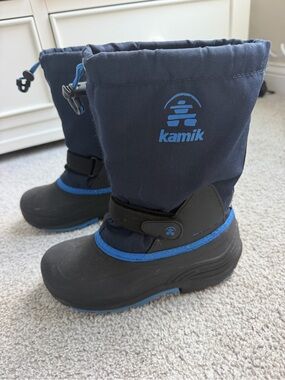Kamik Navy and Blue Kids Snow Boots Sz 4Y